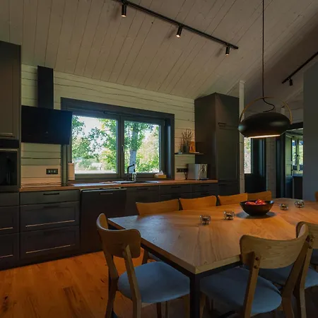 بيت للعطل Metsa Puhkemaja Tahkuranna