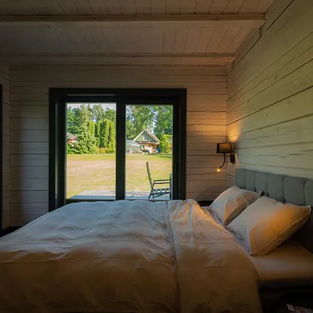 Metsa Puhkemaja * Tahkuranna