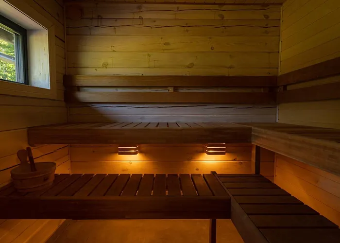 Metsa Puhkemaja * Tahkuranna