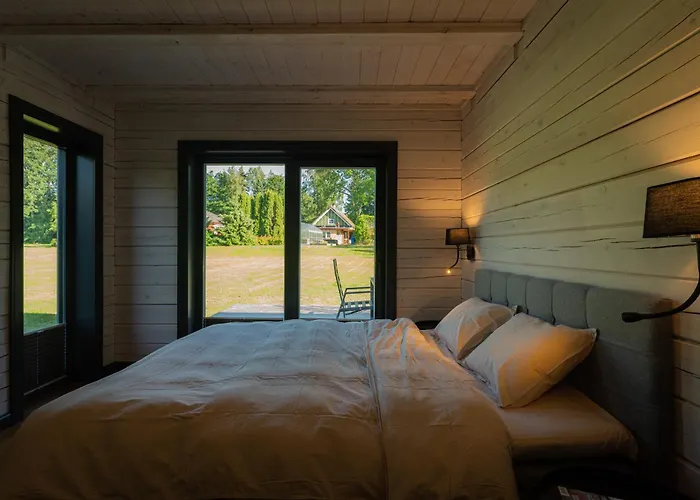 Metsa Puhkemaja * Tahkuranna