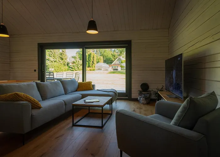 Metsa Puhkemaja Tahkuranna